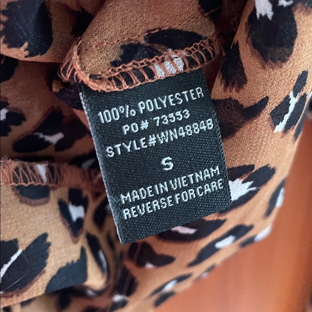 Leopard Print Tie-Front Blouse ๐๐ค - Picture 10 of 16